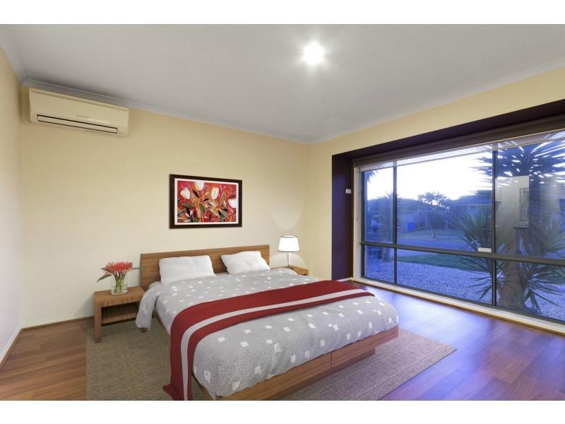 42 Bateman Grove, Hampton Park VIC 3976