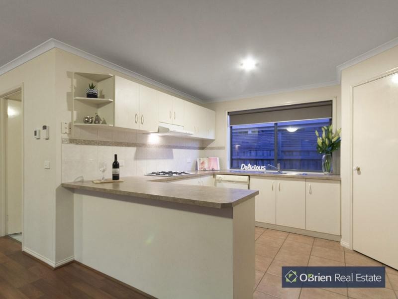 42 Bateman Grove, Hampton Park VIC 3976