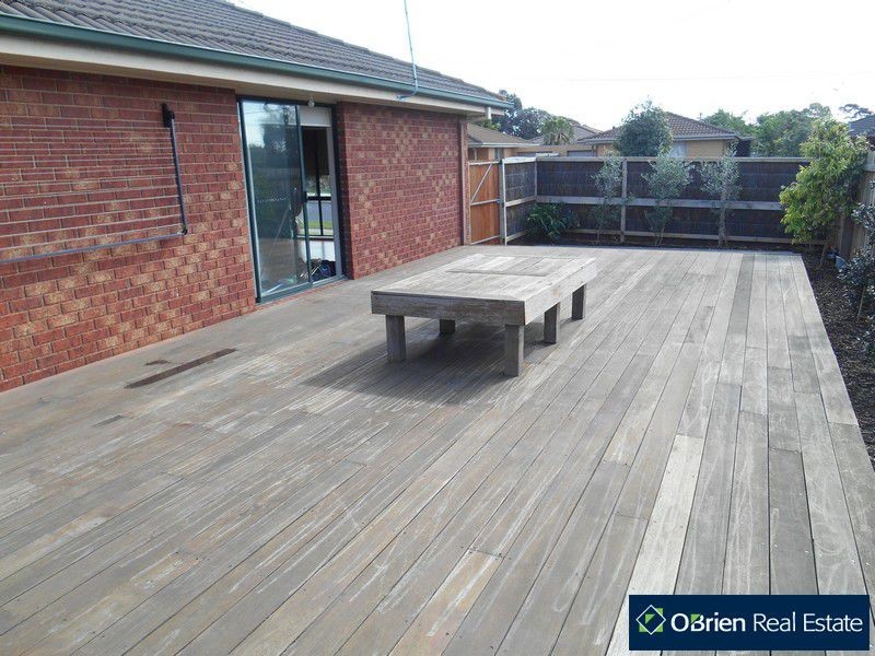 2 Sharpe Street, Cranbourne VIC 3977