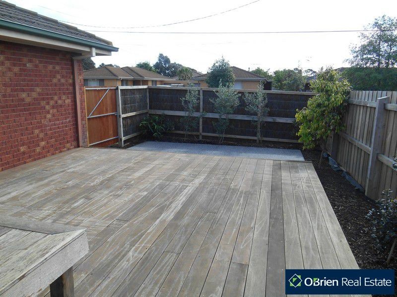 2 Sharpe Street, Cranbourne VIC 3977