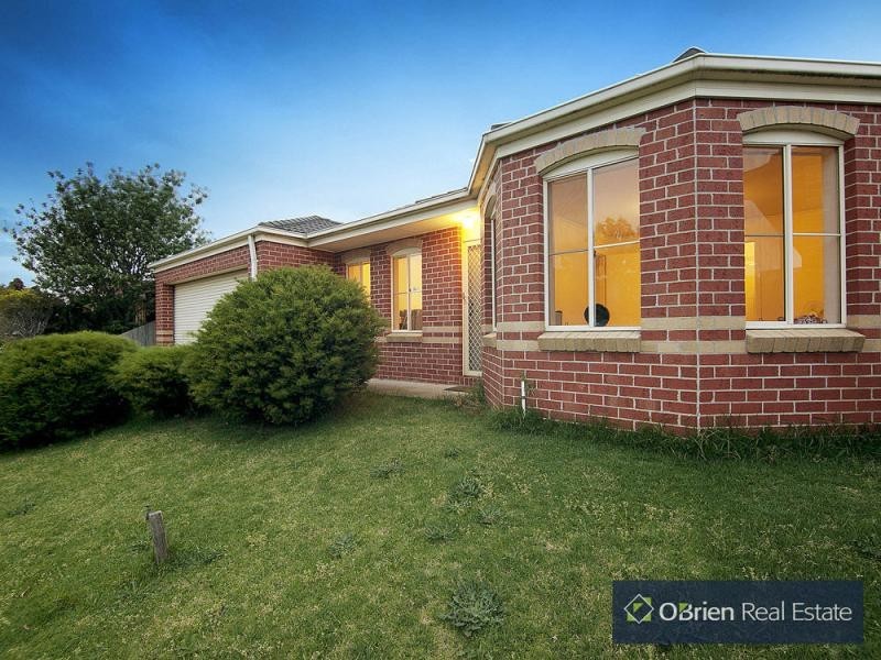 10 Blue Jay Court, Narre Warren South VIC 3805