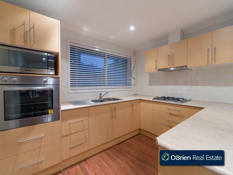 1/6 Selkirk Court, Berwick VIC 3806