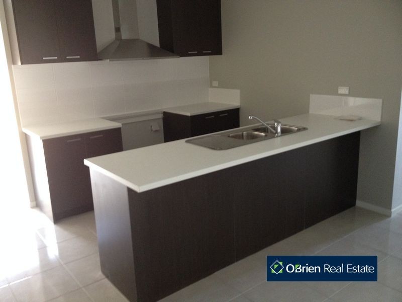 71 Frankland Street, Clyde North VIC 3978