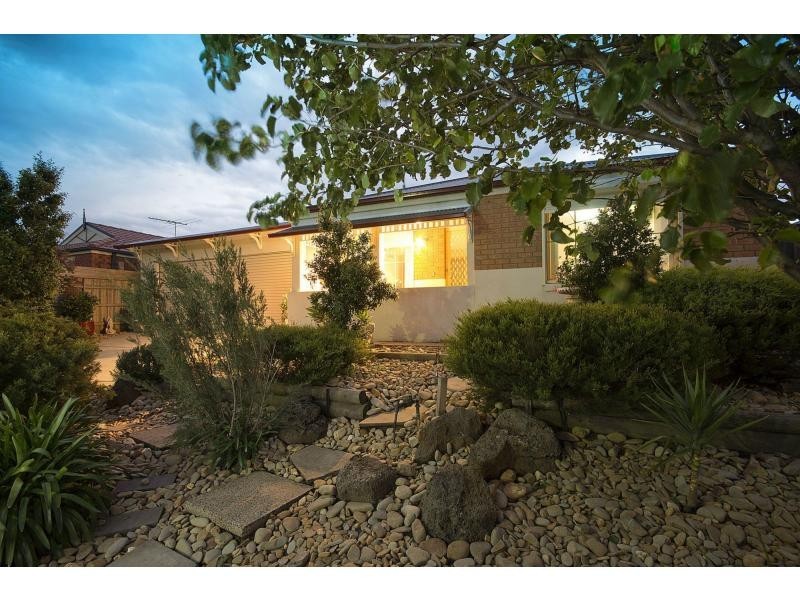 48 Miralie Way, Cranbourne West VIC 3977