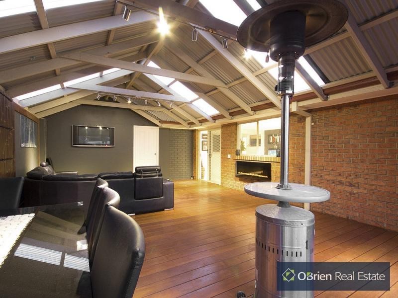 8 Shetland Court, Pakenham VIC 3810