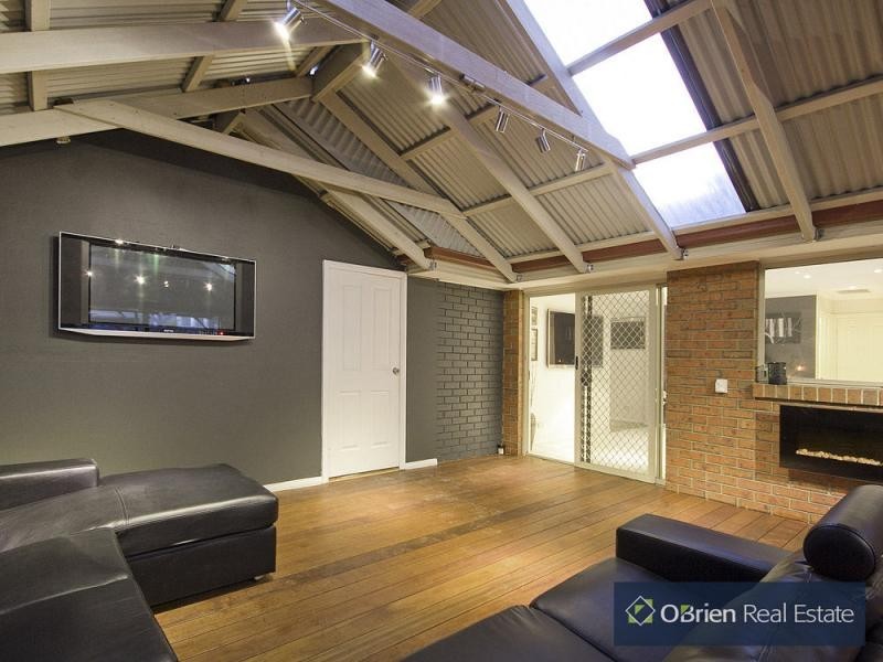 8 Shetland Court, Pakenham VIC 3810