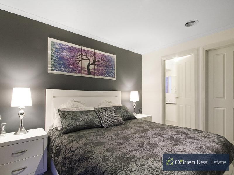 8 Shetland Court, Pakenham VIC 3810