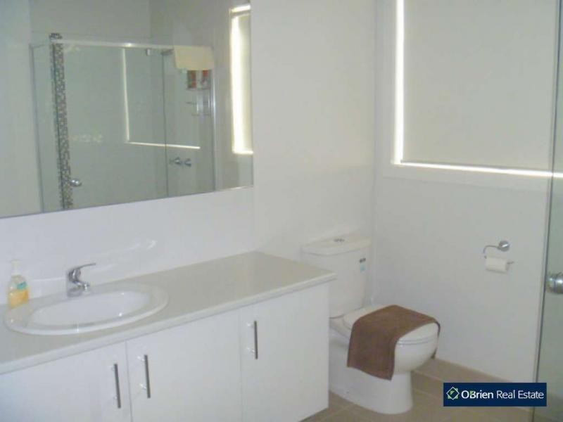 34 Park Orchard Drive, Pakenham VIC 3810