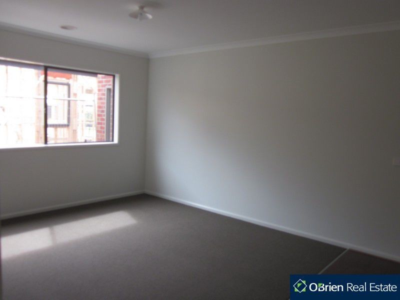 26 Elwick Drive, Clyde North VIC 3978