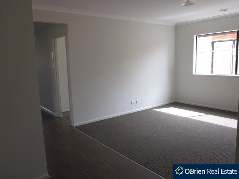 26 Elwick Drive, Clyde North VIC 3978