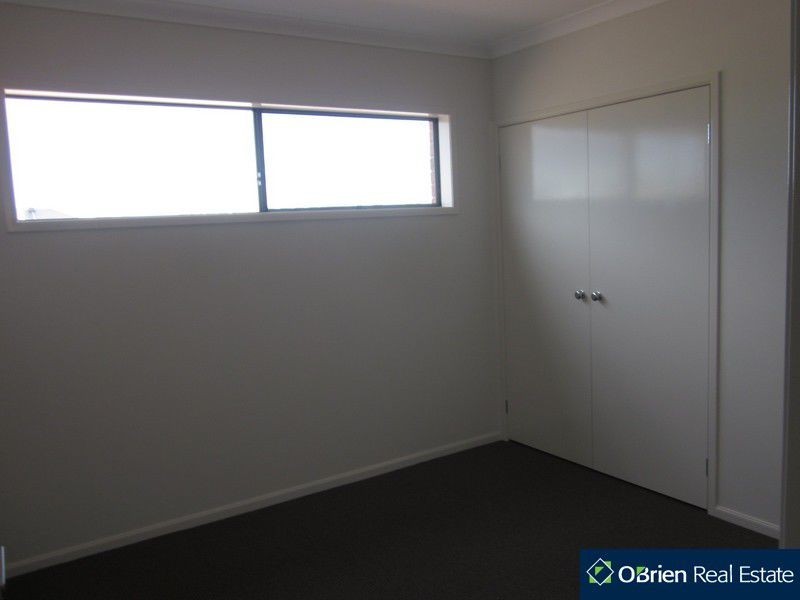 26 Elwick Drive, Clyde North VIC 3978