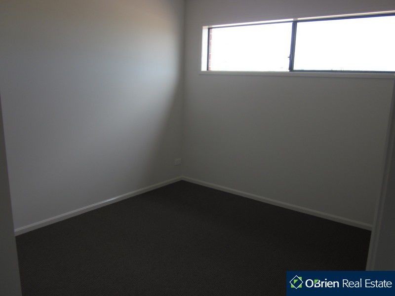 26 Elwick Drive, Clyde North VIC 3978