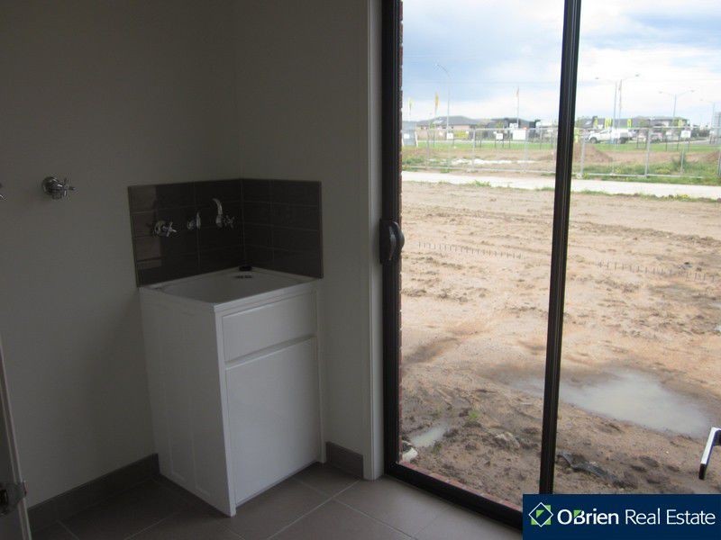 26 Elwick Drive, Clyde North VIC 3978