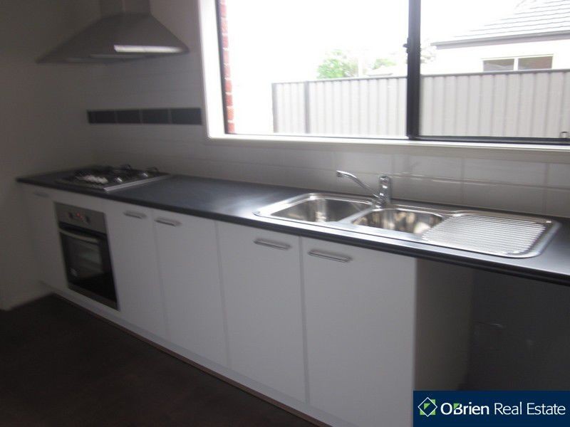 26 Elwick Drive, Clyde North VIC 3978