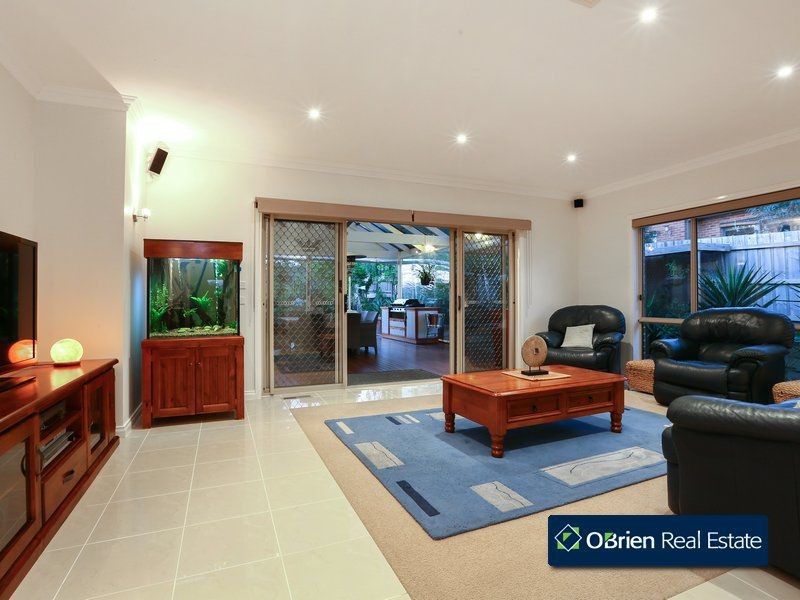 50 Leemak Crescent, Berwick VIC 3806