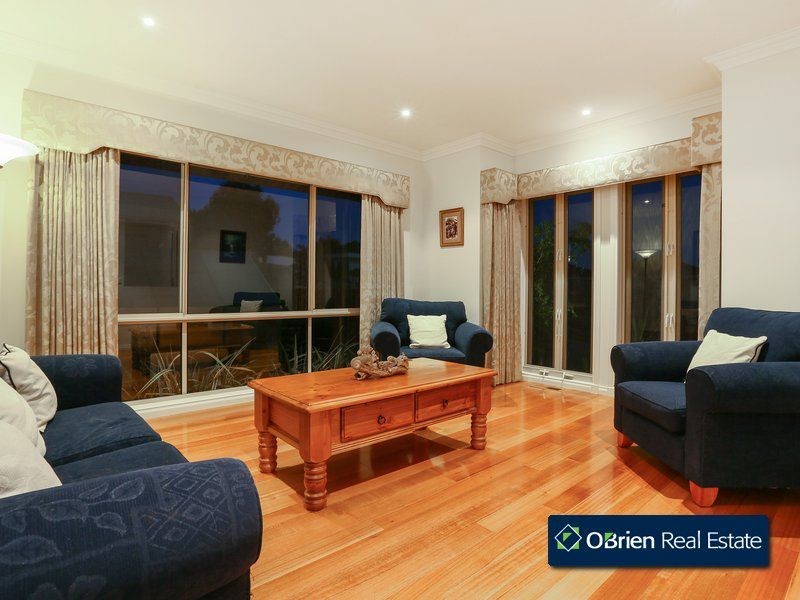50 Leemak Crescent, Berwick VIC 3806