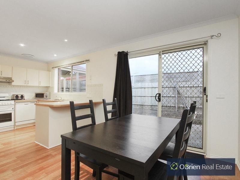 2 Rimes Close, Cranbourne West VIC 3977