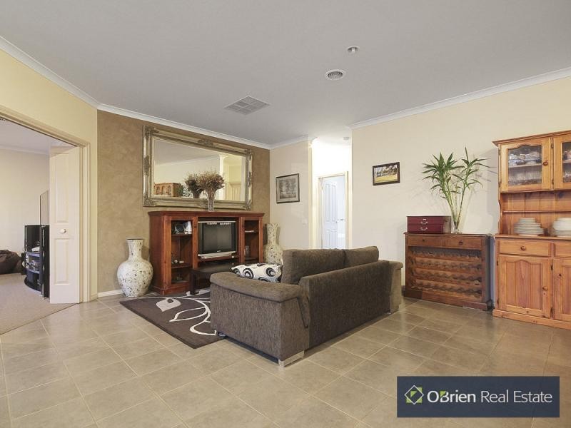 56 Livingstone Boulevard, Pakenham VIC 3810