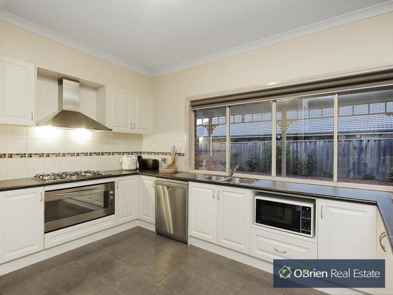 56 Livingstone Boulevard, Pakenham VIC 3810