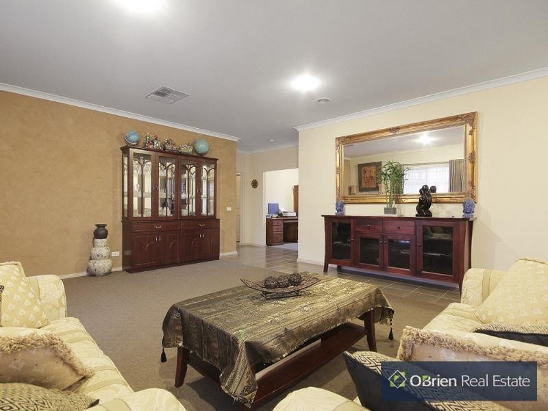 56 Livingstone Boulevard, Pakenham VIC 3810