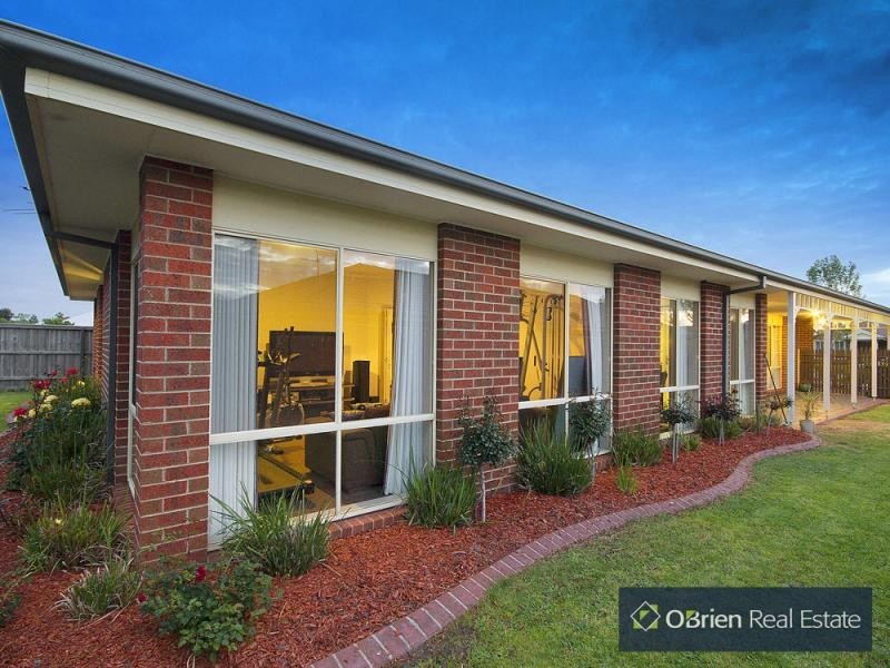 56 Livingstone Boulevard, Pakenham VIC 3810