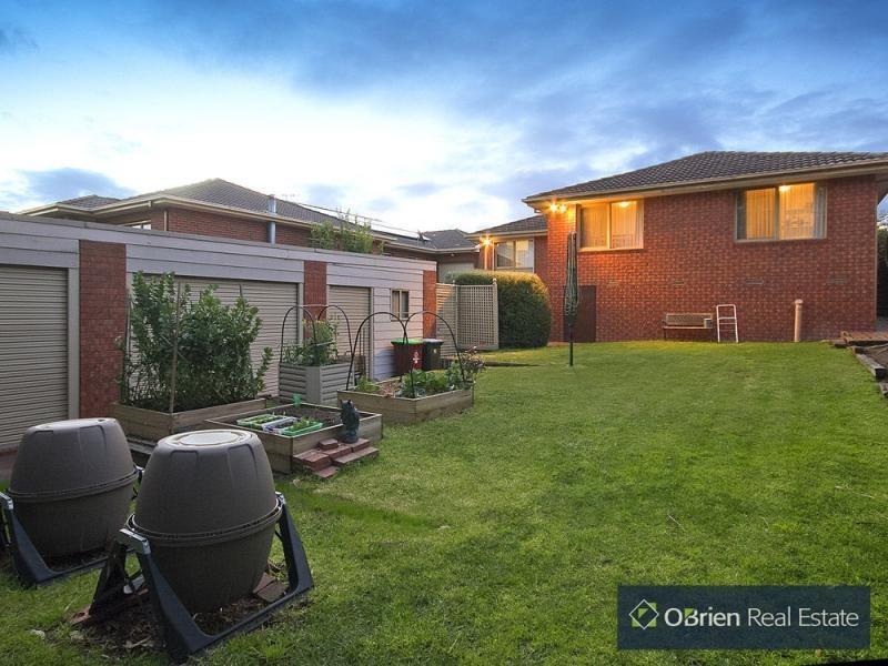 11 Georgette Crescent, Endeavour Hills VIC 3802