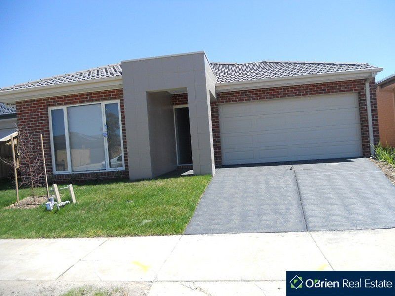 5 Brocker Street, Clyde North VIC 3978