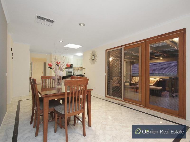 4 Shawnee Court, Narre Warren VIC 3805