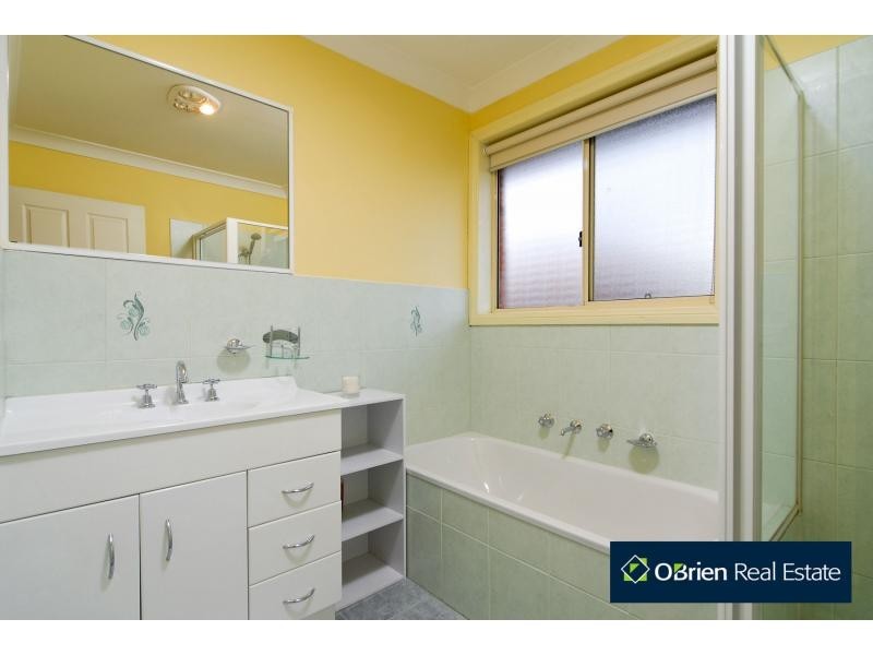 19 Tegans Close, Hallam VIC 3803