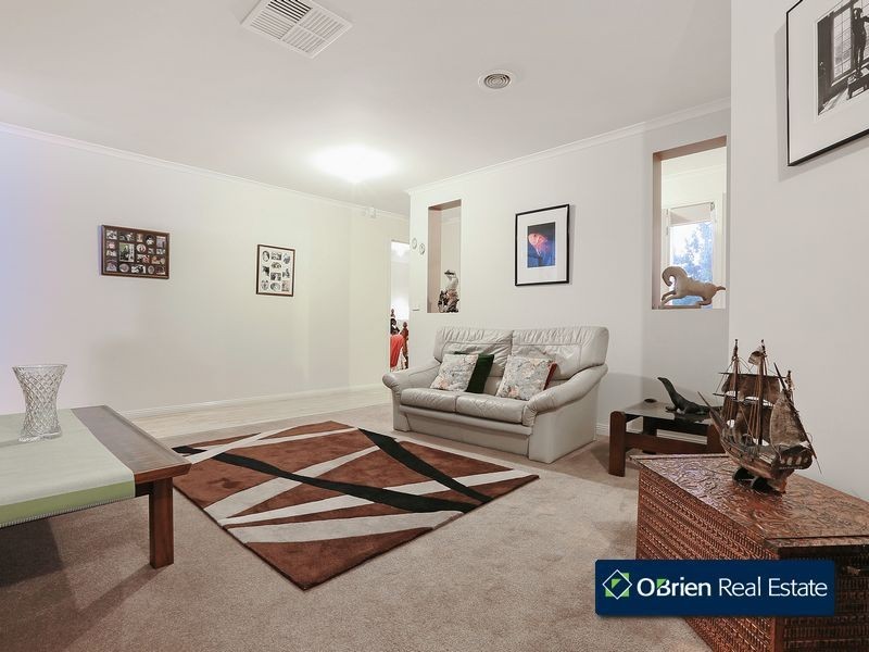 10 Broadleaf Way, Cranbourne VIC 3977