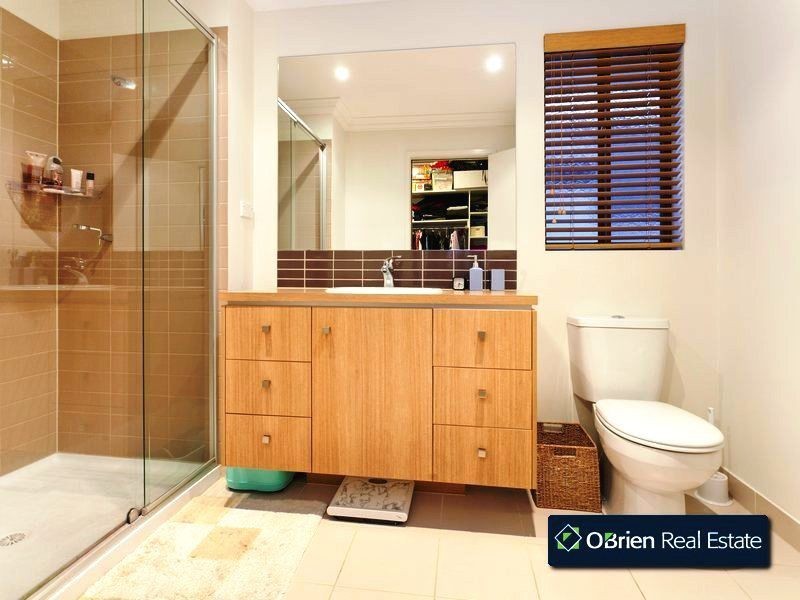 77 Meridian Circuit, Berwick VIC 3806