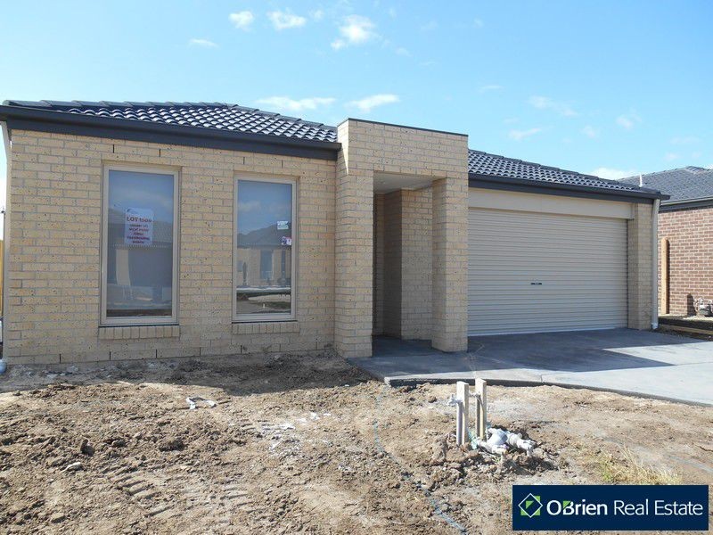 37 Mickleham Drive, Cranbourne North VIC 3977