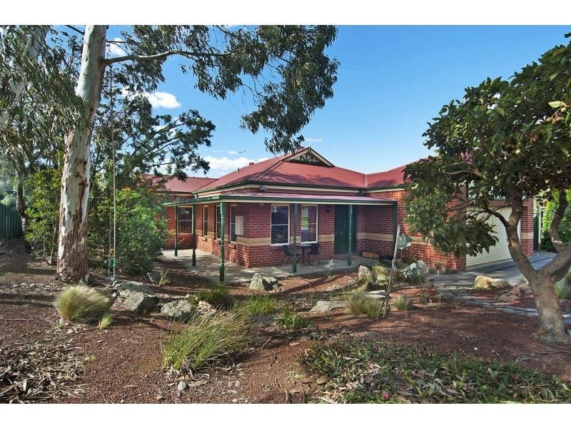 17 Kippenross Drive, Narre Warren South VIC 3805