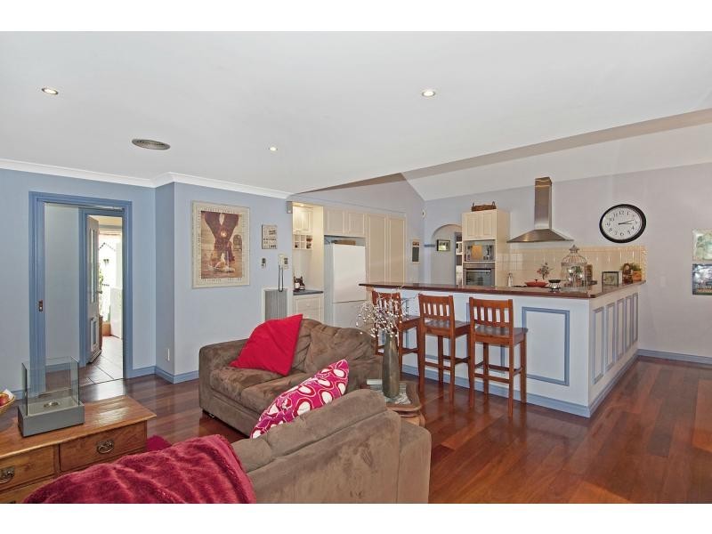 17 Kippenross Drive, Narre Warren South VIC 3805