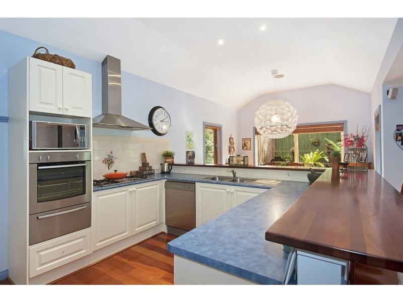 17 Kippenross Drive, Narre Warren South VIC 3805