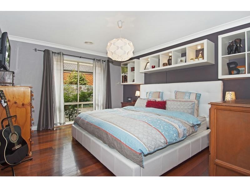 17 Kippenross Drive, Narre Warren South VIC 3805