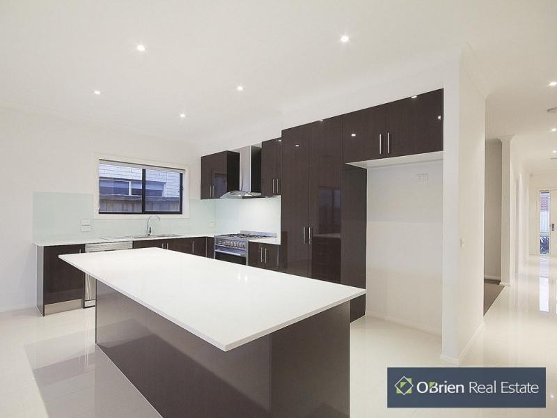 81 John Russell Road, Cranbourne West VIC 3977