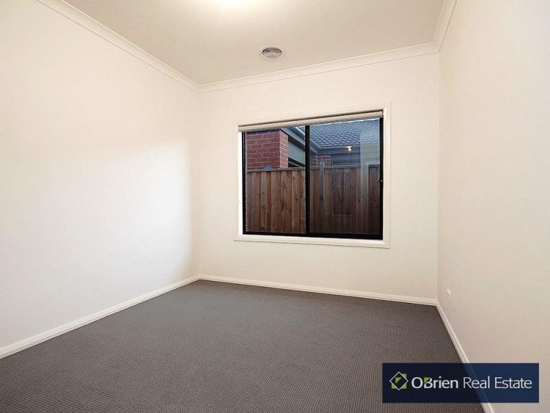 81 John Russell Road, Cranbourne West VIC 3977