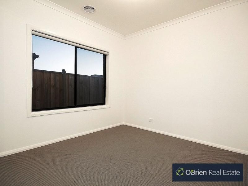 81 John Russell Road, Cranbourne West VIC 3977