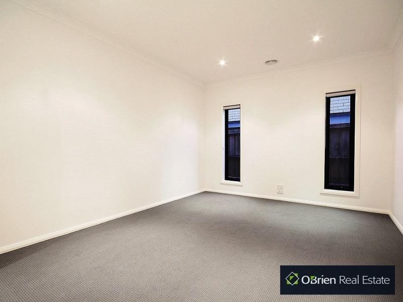 81 John Russell Road, Cranbourne West VIC 3977