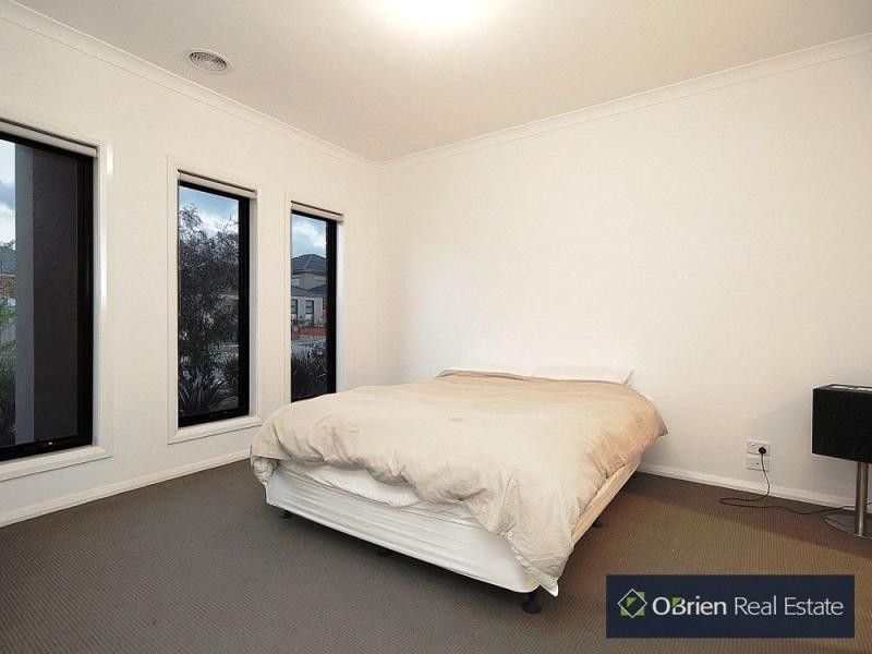 81 John Russell Road, Cranbourne West VIC 3977