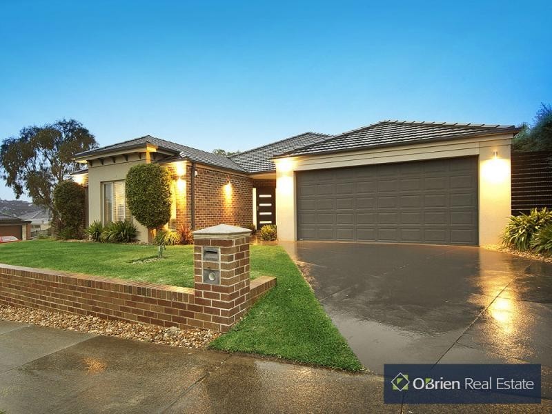 1 Lakewood Place, Berwick VIC 3806
