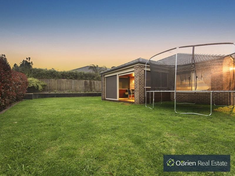 1 Lakewood Place, Berwick VIC 3806