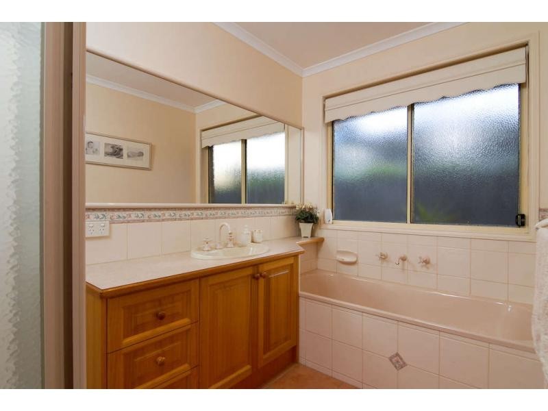 23 Hallmark Drive, Narre Warren South VIC 3805