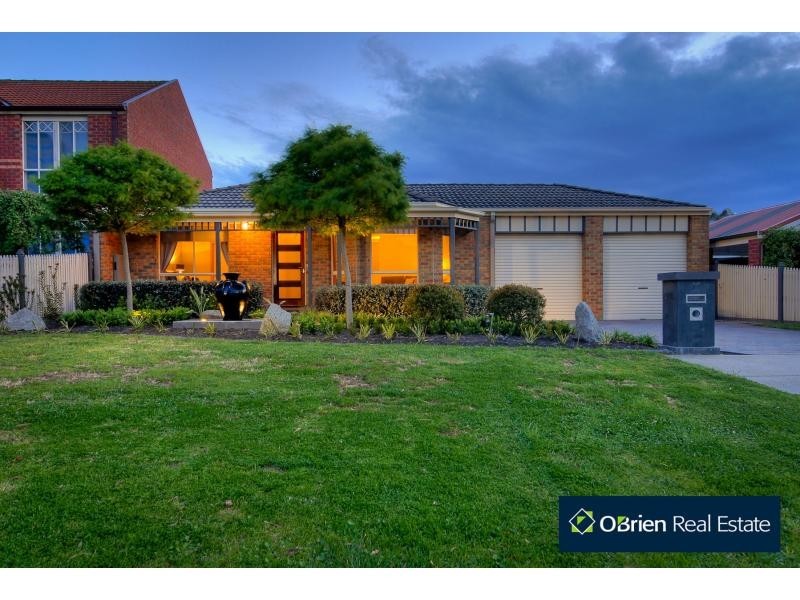 11 Sunnyside Drive, Berwick VIC 3806