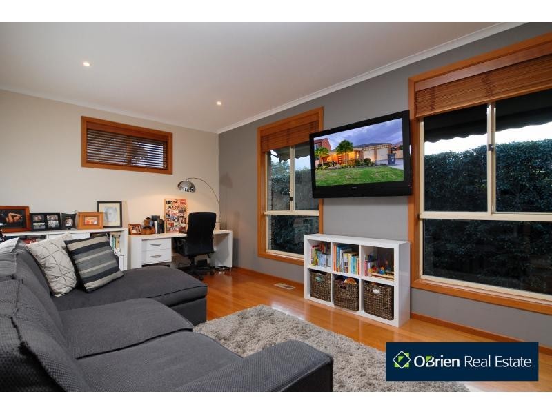 11 Sunnyside Drive, Berwick VIC 3806