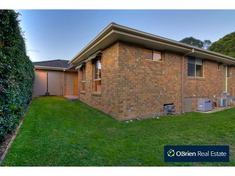 11 Sunnyside Drive, Berwick VIC 3806