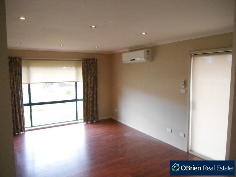 2 Sharpe Street, Cranbourne VIC 3977