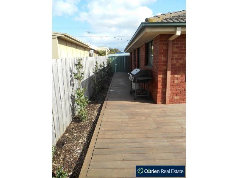 2 Sharpe Street, Cranbourne VIC 3977