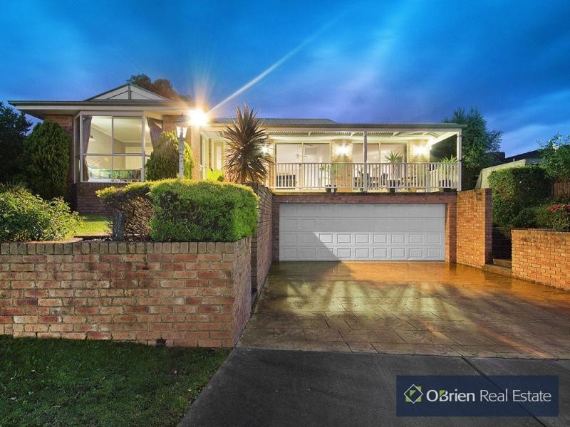 16 Breyleigh Drive, Pakenham VIC 3810